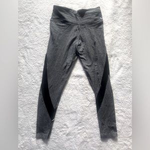 Pink Yoga black/white leggings. Size large